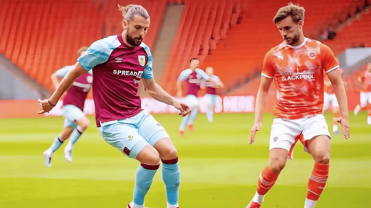 德布劳内焦点对战，詹姆斯与70激战巴黎圣日耳曼分钟，战术调整胜负难料！的简单介绍